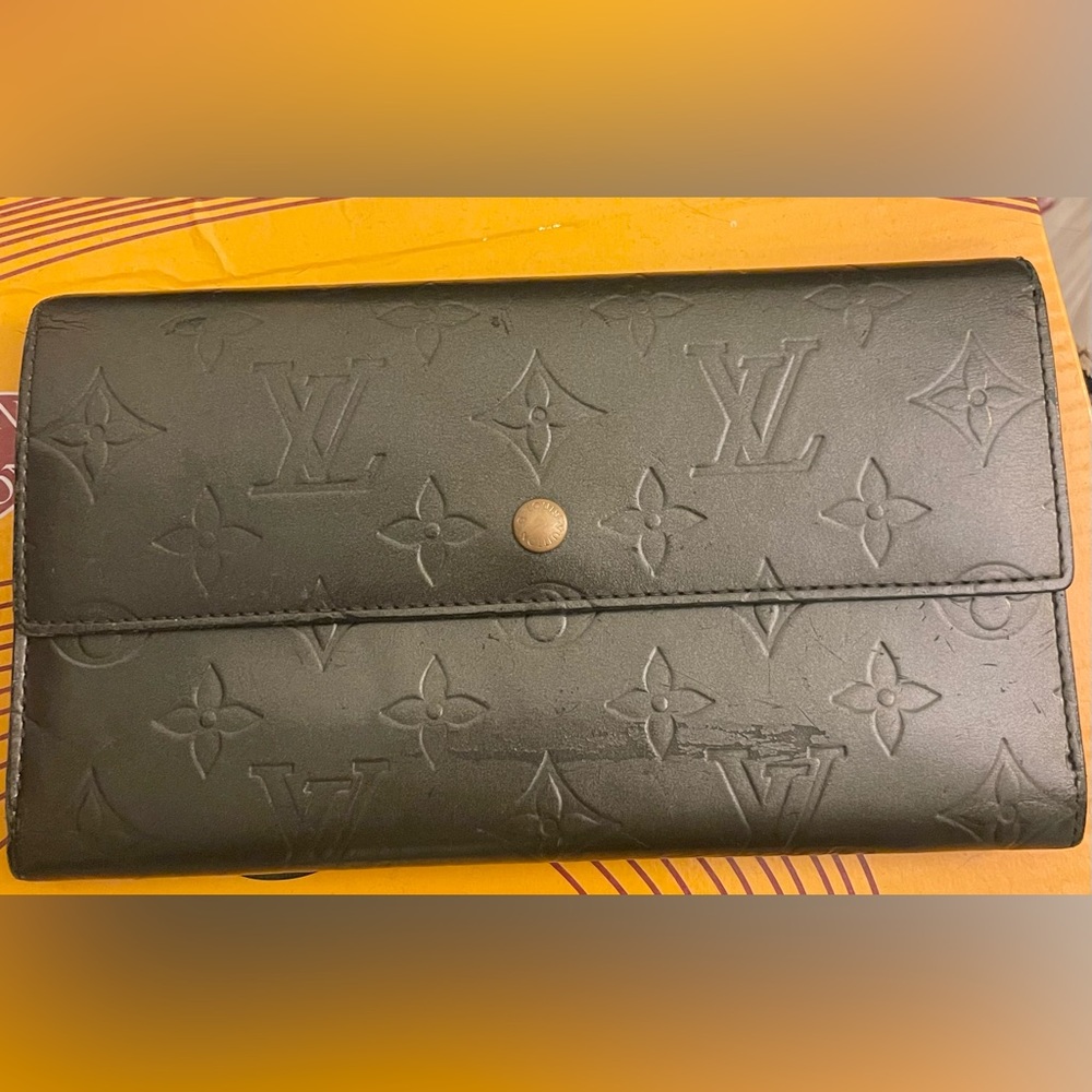 Authentic Louis Vuitton Gray Monogram Matt Vernis Wallet
